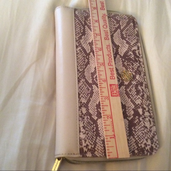 Adrienne Vittadini travel folio. - Picture 4 of 6